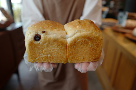 Al'ubetta アルウベッタ(レーズンパン) 1/2