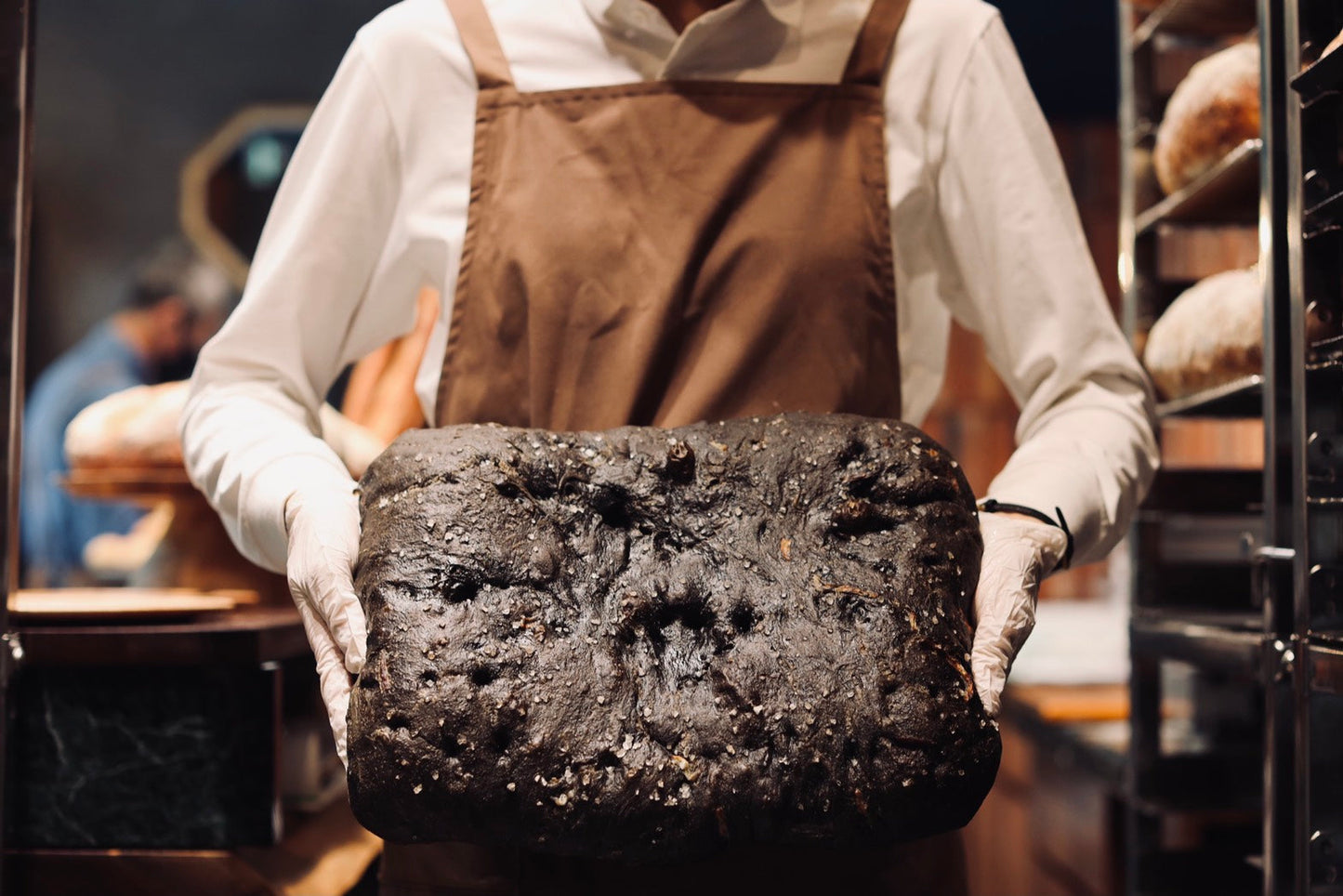 Focaccia al Nero di Seppia イカスミフォカッチャ 1/2